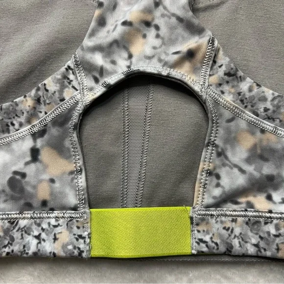 Sold- LULULEMON Top Speed Fleur Silver Spoon Sports Bra - Picture 6 of 8